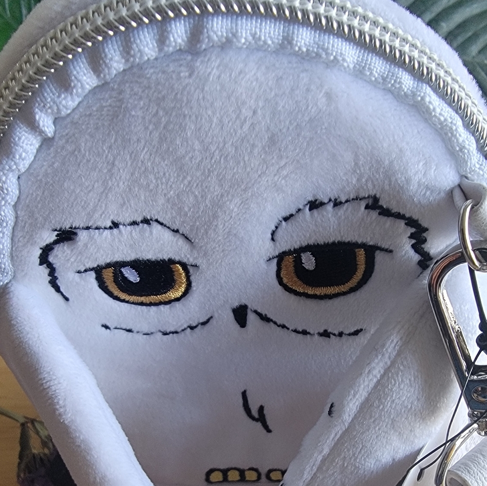 Wizarding World Harry Potter Owl Coin Purse/wristlet. - Picture 2 of 7